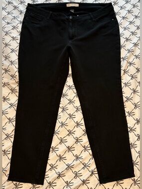 Women’s Size 3X Vanilla Star Black Ankle Pants
